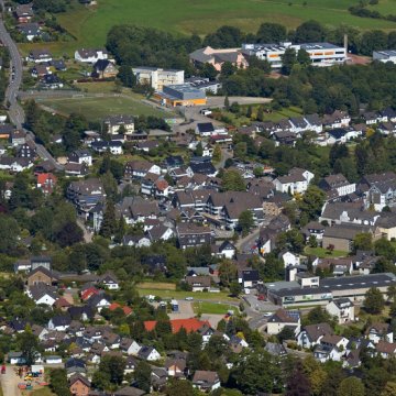 Die Ortsmitte von Marienheide wird ihrem Potenzial derzeit nicht gerecht und soll im Rahmen der REGIONALE 2025 mit unterschiedlichen Maßnahmen aufgewertet werden. Fotonachweis: REGIONALE 2025 Agentur