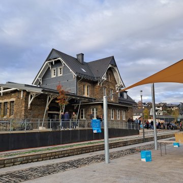 Neue Freizeitflächen am Bahnhof Morsbach feierlich eröffnet