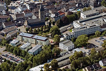 Im Rahmen des Projektes soll die Aufenthaltsqualität am Wasser in Wipperfürth verbessert werden. Neben Sitzstufen im Gewässerbereich der Alten Drahtzieherei ist auch eine Brücke geplant, mit der die Innenstadt besser angebunden werden soll. Fotonachweis: REGIONALE 2025