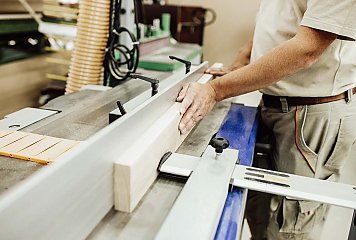 Junge Menschen für das Handwerk begeistern und damit dem Fachkräftemangel im eher ländlich geprägten Raum begegnen ist eines der Hauptziele des Projektes „Zukunftswerkstatt für nachhaltiges Handwerk“. Fotonachweis: REGIONALE 2025 Agentur