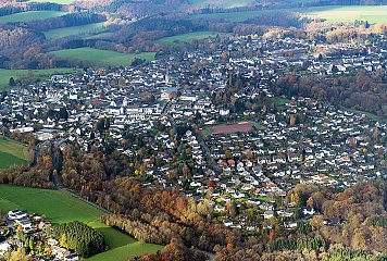 Das Regionale Hochschul-Innovations-Centrum ist als Ort für Wissenstransfer, Wertschöpfung und Austausch für Wissenschaft, Wirtschaft und Gesellschaft geplant. Er soll in der Gemeinde Neunkirchen-Seelscheid entstehen. Fotonachweis: REGIONALE 2025 Agentur