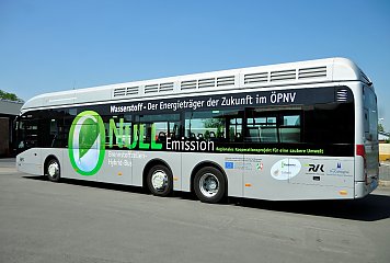 Der Einsatz von Bussen mit Wasserstoffantrieb soll durch die Realisierung eines emissionsfreien Mobilhofs verstärkt werden. Fotonachweis: RVK