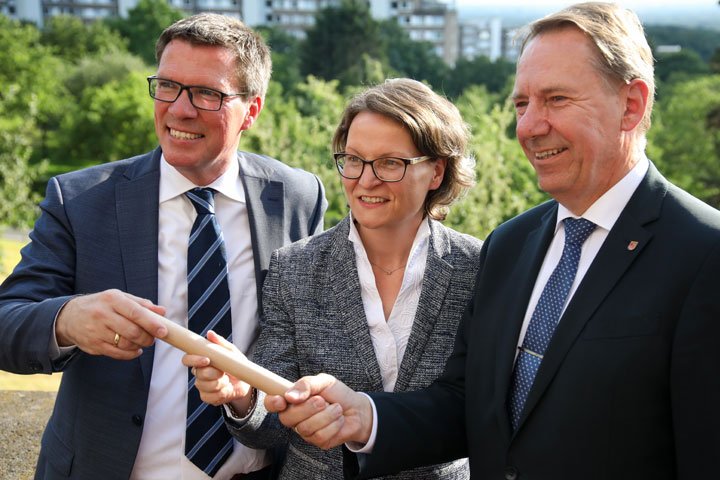 Langer Tag der Region 02 Staffelübergabe