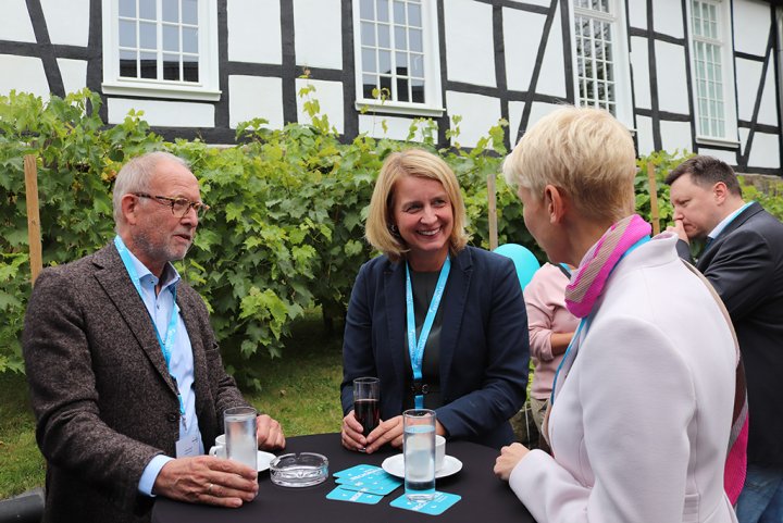 Spätsommerfest Gespräch Loth Wulf Lück