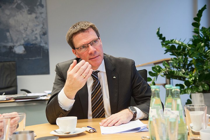 Porträtfoto Landrat Stephan Santelmann