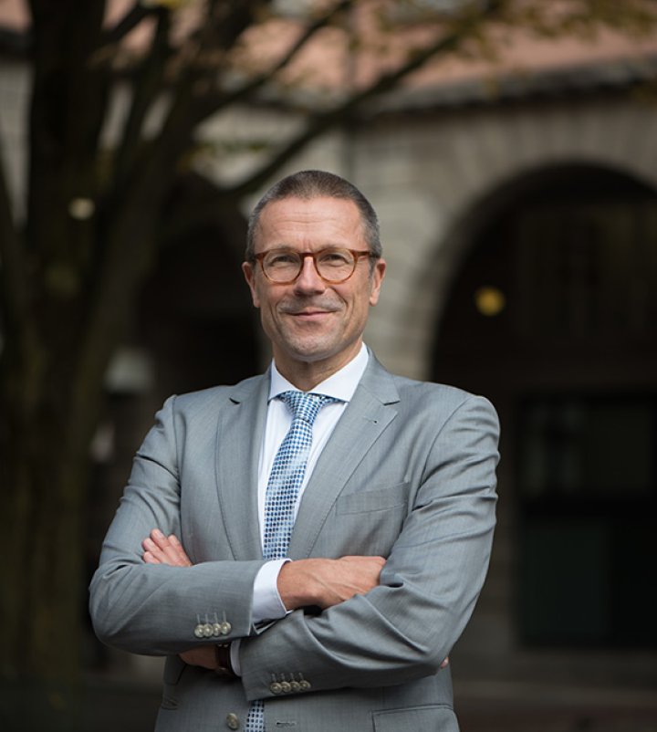Porträt OB Uwe Schneidewind