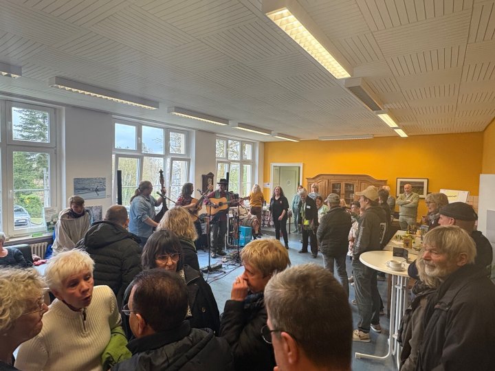 Villa Much Eröffnung Band