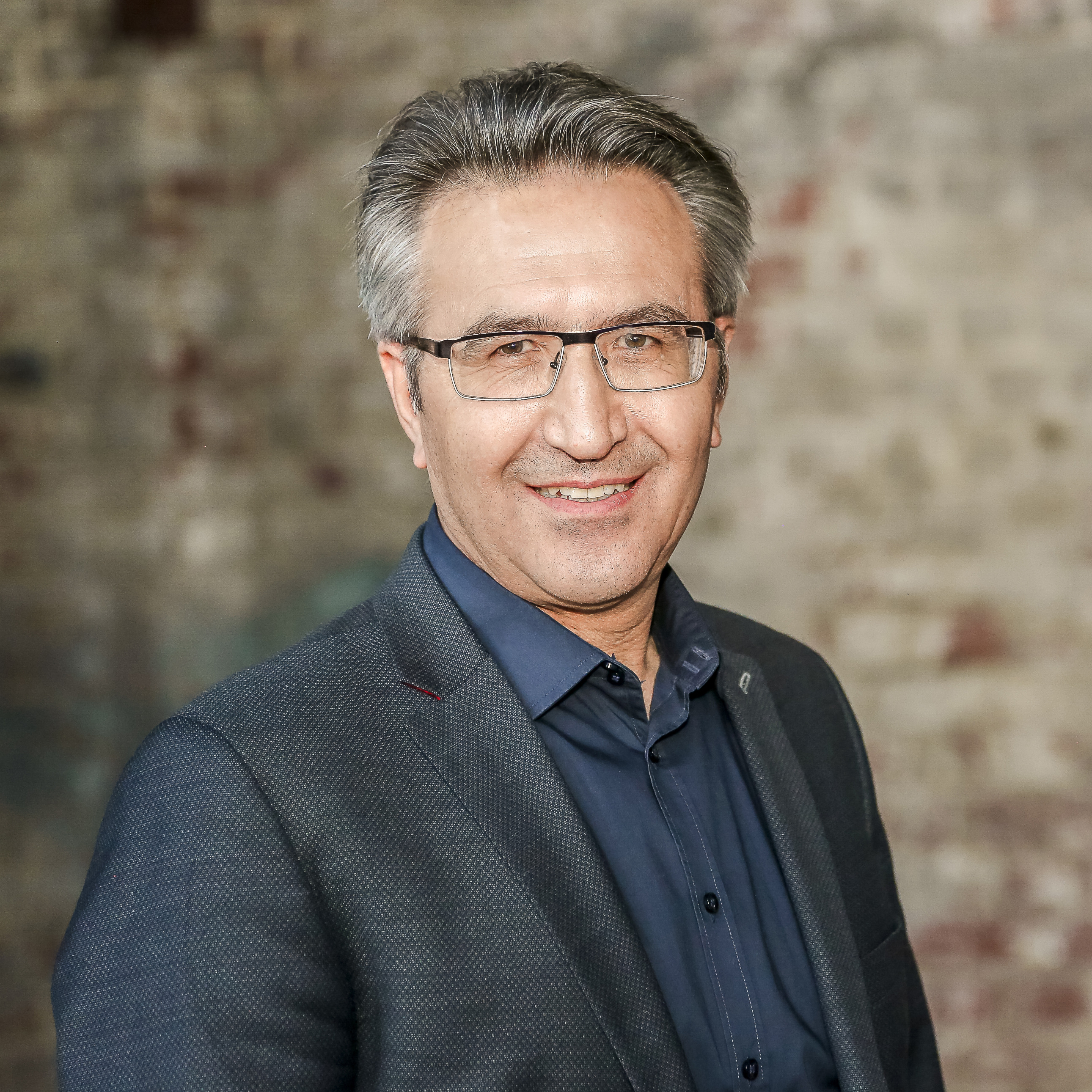 Dr. Mehmet Sarikaya