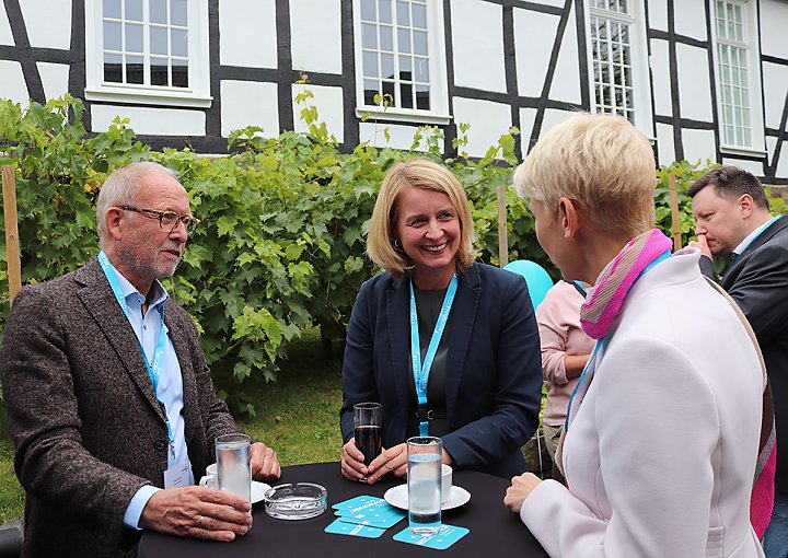 Spätsommerfest Gespräch Loth Wulf Lück