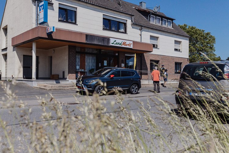 Dorfzentrum Leuscheid 2023 Außenaufnahme