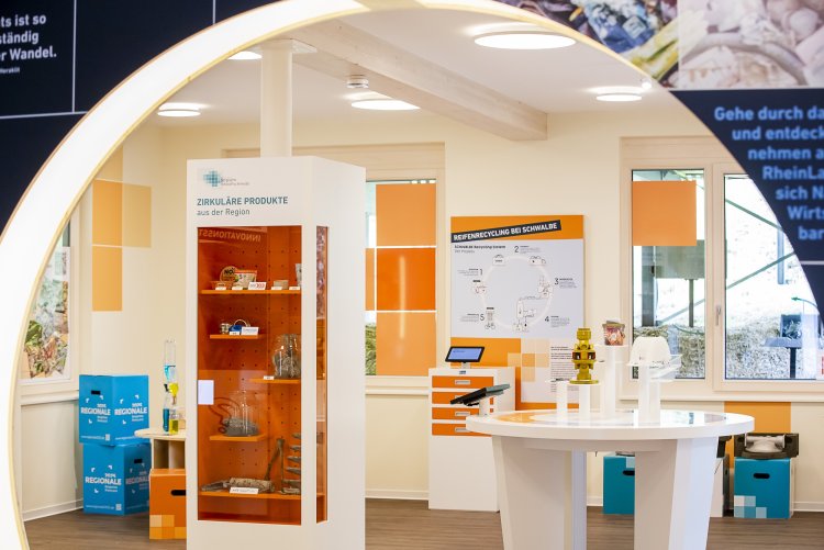 Ausstellung im Forschungsgebäude